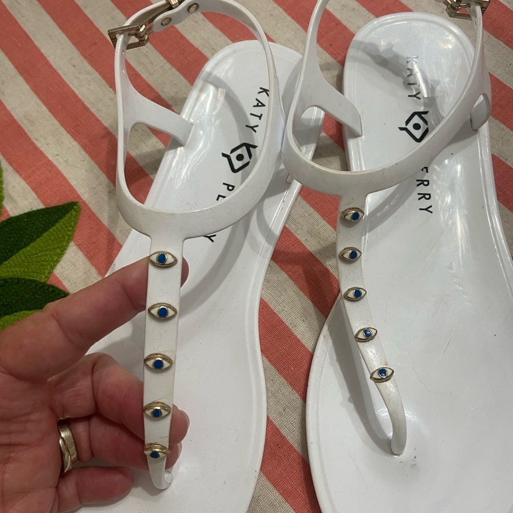Katy Perry Collections White T-Strap Sandals Size 8